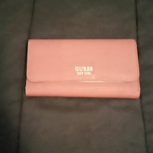 Guess clutch